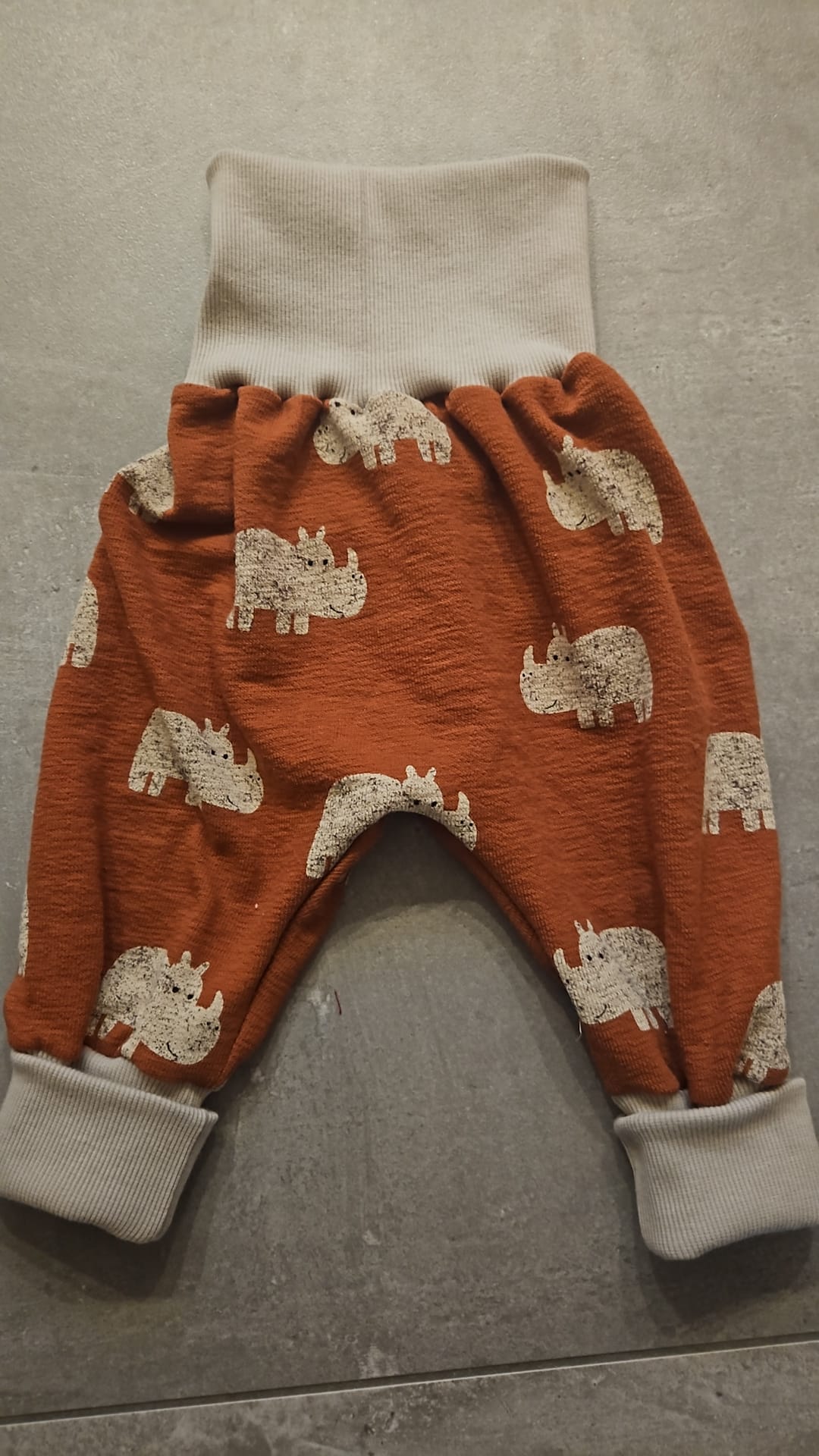 Babyhose Nashorn